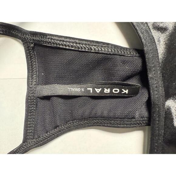 Koral Sweeper Black Sports Bra - XS - Picture 4 of 10
